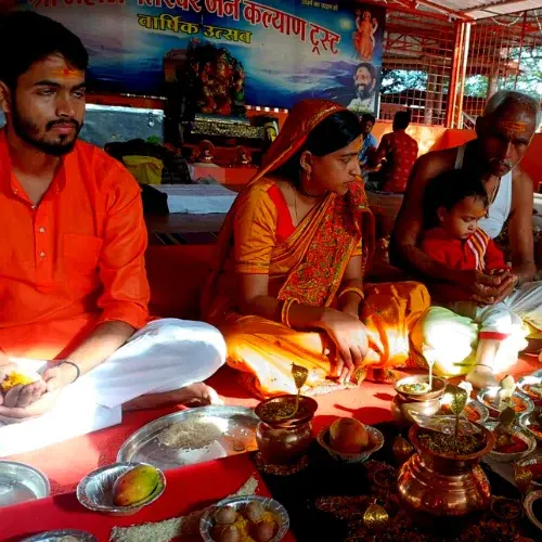 मंदिर सजावट